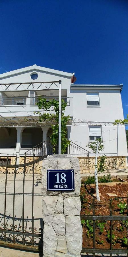 Apartman Dineva Trogir Exterior foto