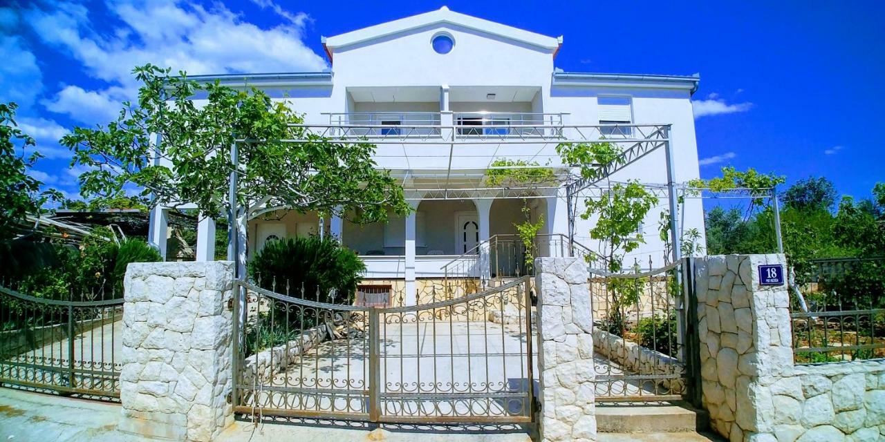 Apartman Dineva Trogir Exterior foto