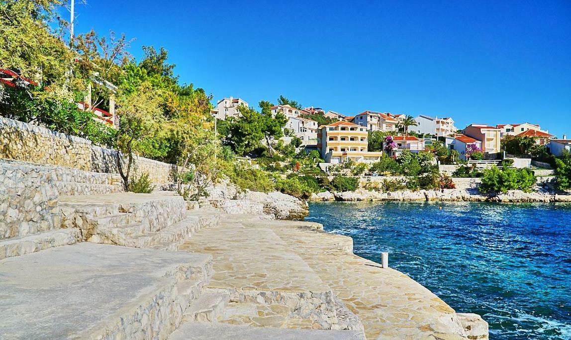 Apartman Dineva Trogir Exterior foto